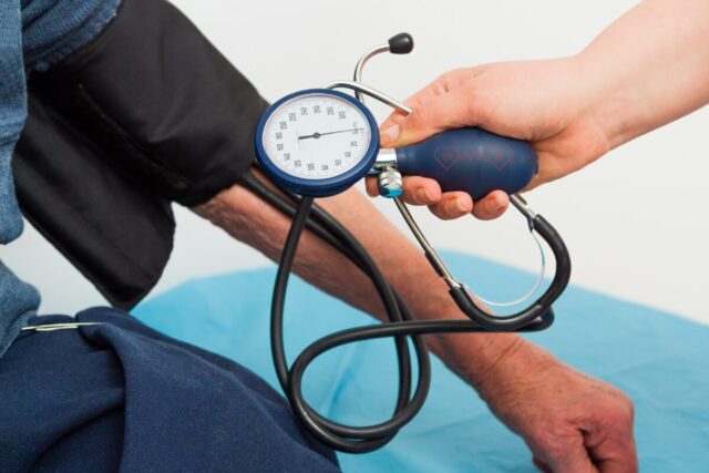 Que es la hipertensión arterial y cómo tratarla