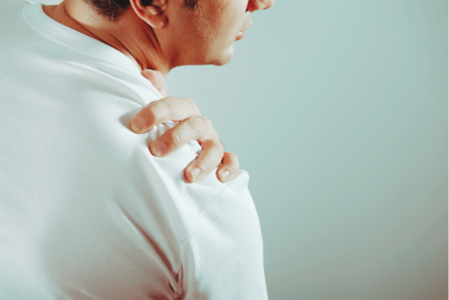 ¿Qué es el Hombro Congelado? Síntomas y tratamiento